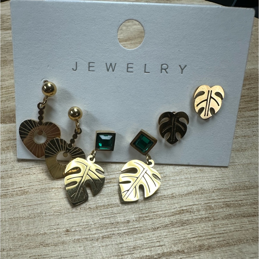 Earrings set